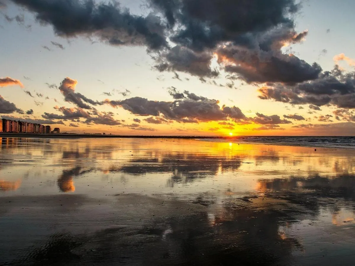 Apartment With Beautiful Sea-View Middelkerke Belgie